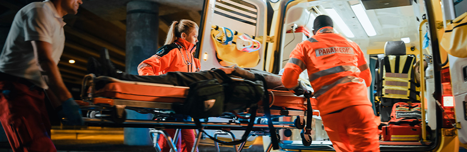 Máster de formación permanente en atención de enfermería prehospitalaria y hospitalaria urgente